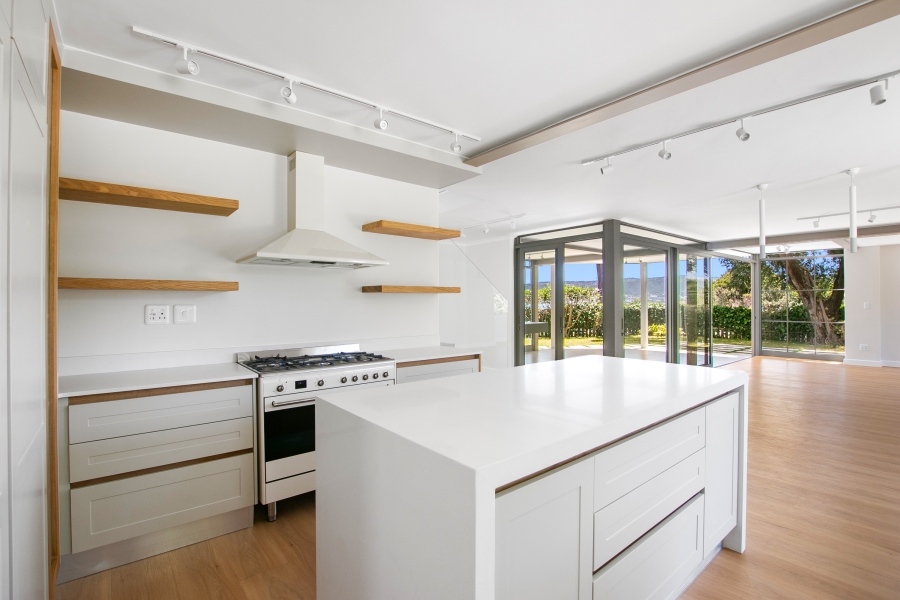 4 Bedroom Property for Sale in Leisure Isle Western Cape